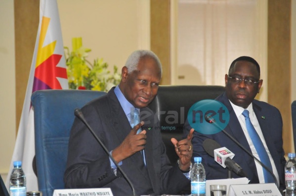 Abdou Diouf :  "A l'image de Senghor, je continuerai à ne faire aucun commentaire sur la vie politique sénégalaise"