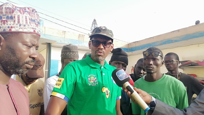 Photos / Avec des remises de carnets sanitaires à des chauffeurs: Habib Niang répond à Yewwi par des actes concrets Photos / Avec des remises de carnets sanitaires à des chauffeurs: Habib Niang répond à Yewwi par des actes concrets