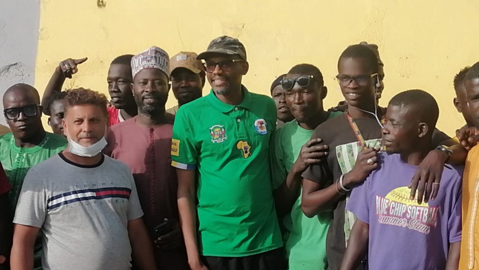 Photos / Avec des remises de carnets sanitaires à des chauffeurs: Habib Niang répond à Yewwi par des actes concrets