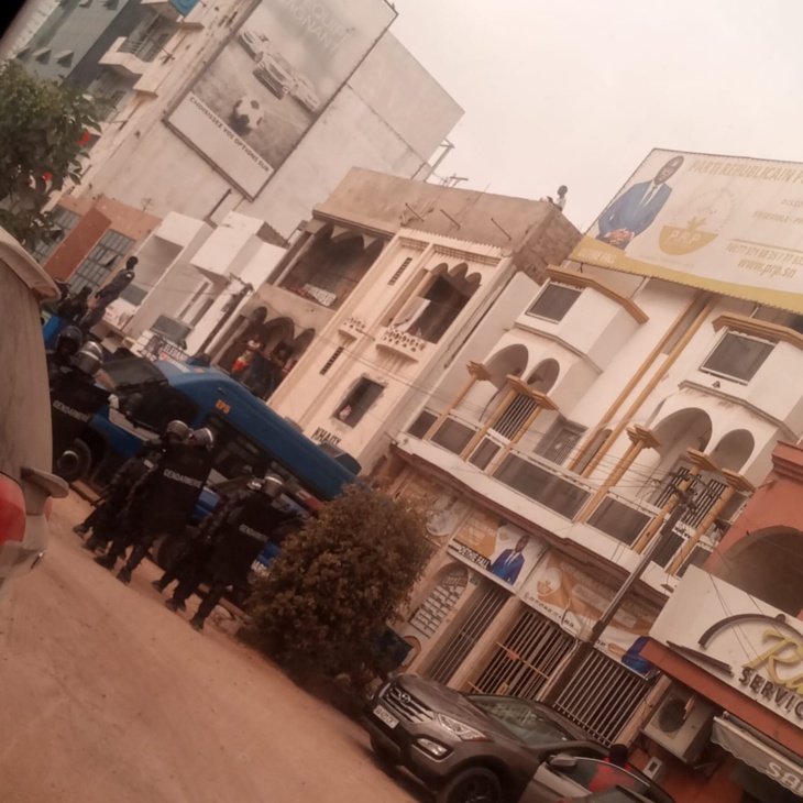 Photos / Blocus du siège du PRP: Les leaders de Yewwi Askan Wi interdits d’accès
