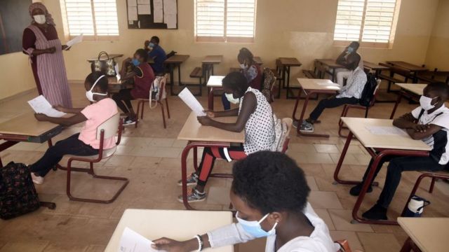 Cent candidats forclos au baccalauréat 2023 : Leurs parents lancent un cri du cœur et demandent une dérogation Cent candidats forclos au baccalauréat 2023 : Leurs parents lancent un cri du cœur et demandent une dérogation