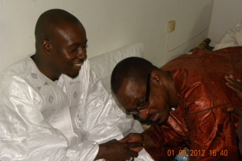Me Madické Niang en bon mouride devant le porte-parole du Khalife Serigne Sidy Makhtar : le spirituel passe avant tout