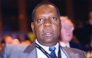 Issa Hayatou s’explique sur le « carton rouge » attribué au Maroc et parle d’un « coup mortel »