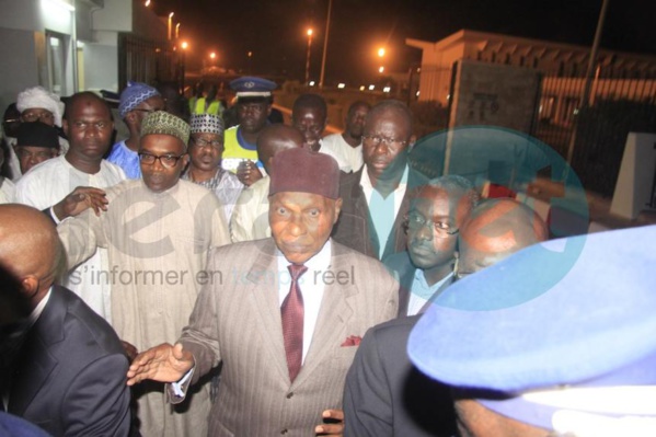 Me Abdoulaye Wade est de retour à Dakar (Regardez les images)