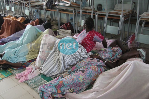 Photos - Grève de la faim des sortants de la Fastef: 27 personnes évacuées 