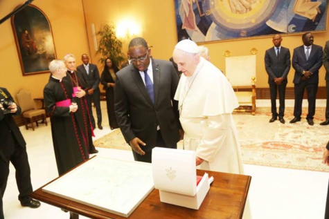 Photos-Macky Sall reçu par sa sainteté le Pape François au Vatican