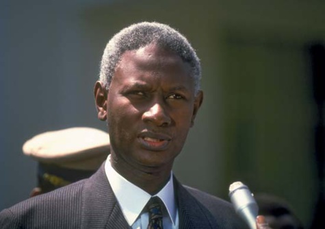 Le Président Abdou Diouf a ses mémoires comme la jeunesse malsaine aussi a de la mémoire