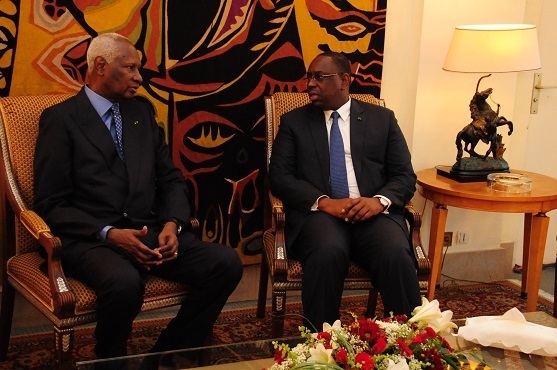 Macky Sall rend visite à Abdou Diouf 