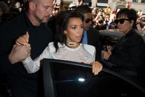 Kim Kardashian agressée à Paris