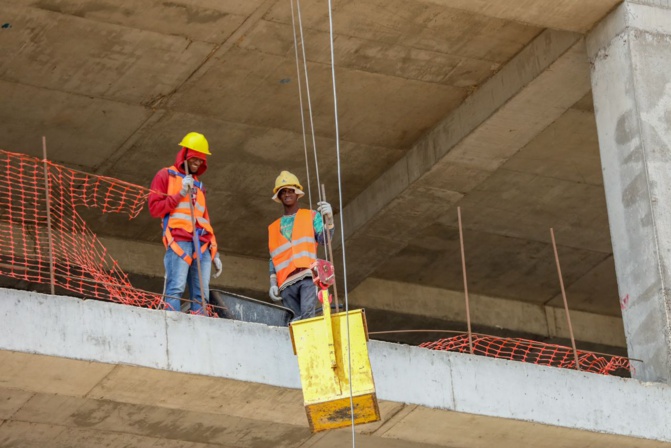 Construction de la polyclinique de l'hôpital principal de Dakar : le président Macky Sall était en visite de chantier Construction de la polyclinique de l'hôpital principal de Dakar : le président Macky Sall était en visite de chantier