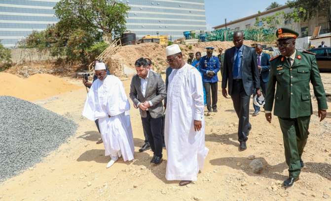Construction de la polyclinique de l'hôpital principal de Dakar : le président Macky Sall était en visite de chantier Construction de la polyclinique de l'hôpital principal de Dakar : le président Macky Sall était en visite de chantier