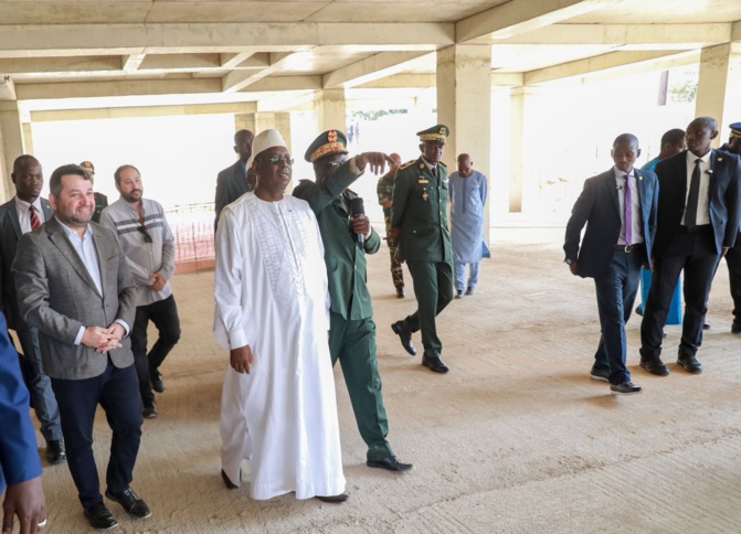 Construction de la polyclinique de l'hôpital principal de Dakar : le président Macky Sall était en visite de chantier Construction de la polyclinique de l'hôpital principal de Dakar : le président Macky Sall était en visite de chantier