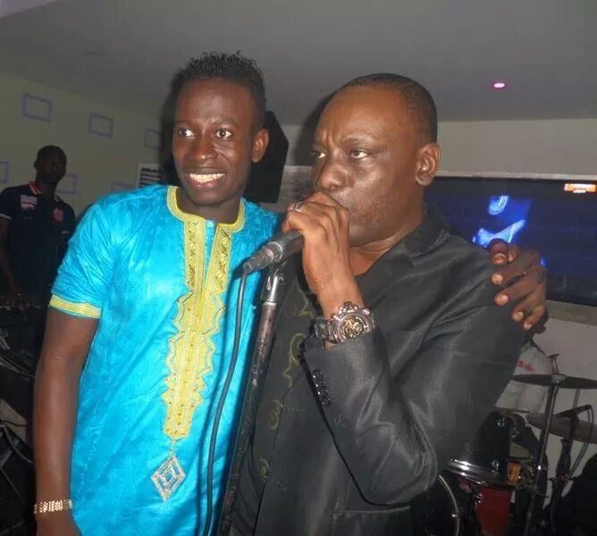 Soriba reçoit son grand frère Manel Diop sur scène
