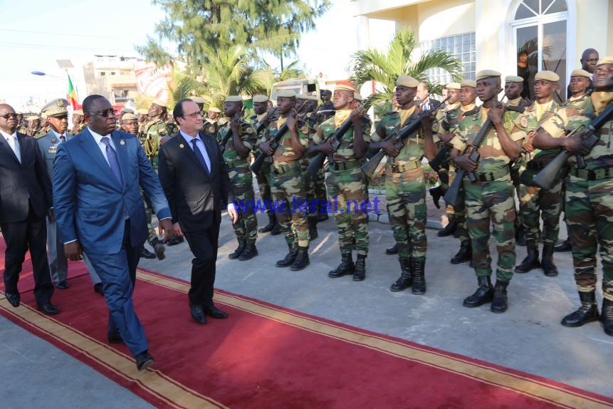  François Hollande et Macky Sall au cimetière de Thiaroye 44 et la remise symbolique des archives (images)