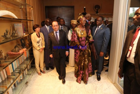 François Hollande et Macky Sall en visite  à la maison de feu Léopold Sédar Senghor (images)