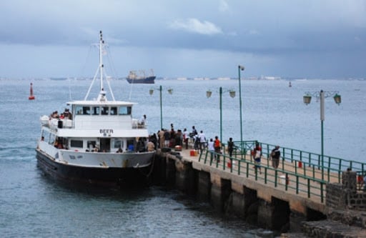 Traversée Dakar-Gorée : La chaloupe tombe en panne en pleine mer, avec plus de 200 passagers bloqués