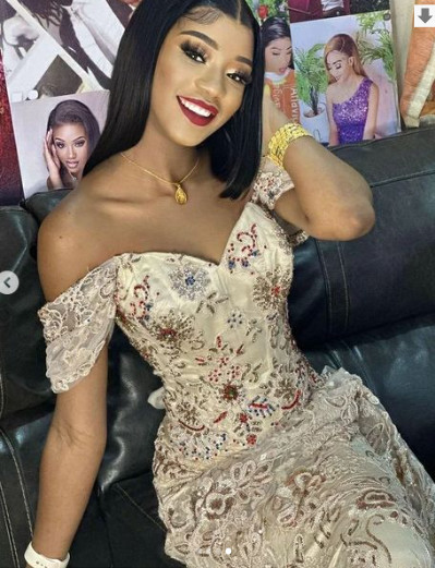 Kiné Ndiaye Rose s'affiche dans une robe très chic (Photos) Kiné Ndiaye Rose s'affiche dans une robe très chic (Photos)