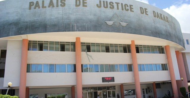 Justice: Encore 72 heures de grève des travailleurs de la justice Justice: Encore 72 heures de grève des travailleurs de la justice