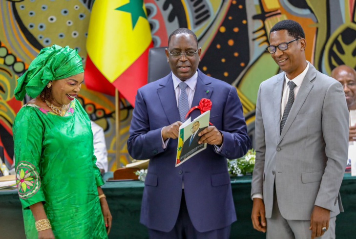 Photos / Fête du Travail du 1er mai : Réception des cahiers de doléances par le président de la République, Macky Sall Photos / Fête du Travail du 1er mai : Réception des cahiers de doléances par le président de la République, Macky Sall