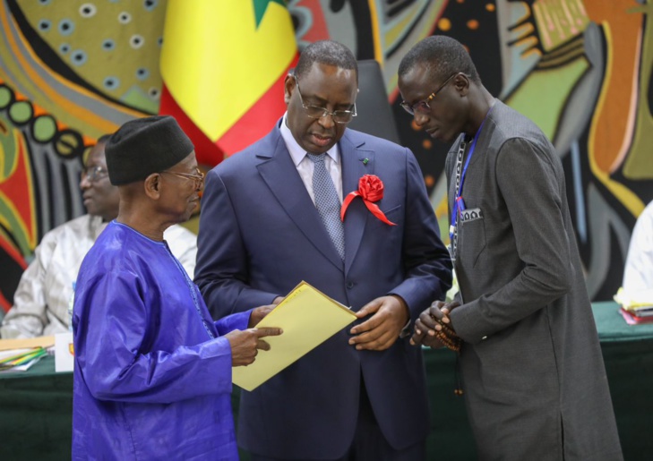 Photos / Fête du Travail du 1er mai : Réception des cahiers de doléances par le président de la République, Macky Sall Photos / Fête du Travail du 1er mai : Réception des cahiers de doléances par le président de la République, Macky Sall