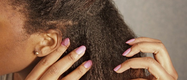 Pour faire pousser vos cheveux, adoptez le masque à la poudre d'amla au lait de coco