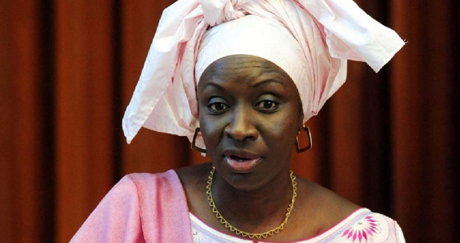 Assane Bâ du Pds répond à Mimi Touré : «Si elle continue ses attaques, elle le regrettera amèrement !» Assane Bâ du Pds répond à Mimi Touré : «Si elle continue ses attaques, elle le regrettera amèrement !»