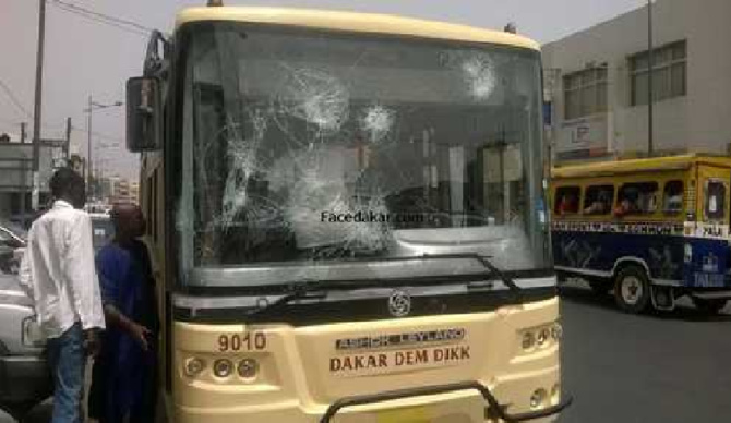 Bus incendiés ou vandalisés, parc automobile limité : Ces nombreux freins qui ralentissent Dakar Dem Dikk