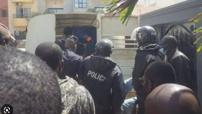Arrestation de cinq jeunes de Diass: Les populations accusent le maire et réclament leur libération Arrestation de cinq jeunes de Diass: Les populations accusent le maire et réclament leur libération