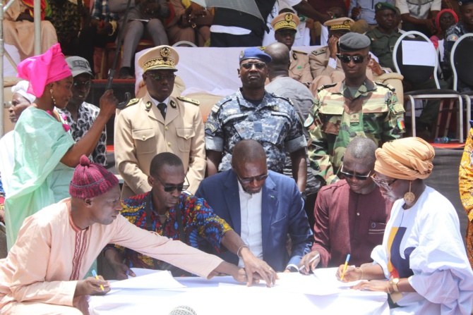 Processus de paix en Casamance : la faction nord de Diakaye a précédé au dépôt des armes. Processus de paix en Casamance : la faction nord de Diakaye a précédé au dépôt des armes.