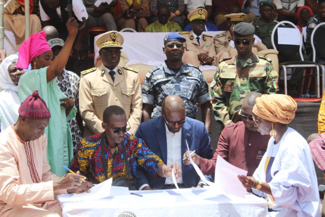 Processus de paix en Casamance : la faction nord de Diakaye a précédé au dépôt des armes. Processus de paix en Casamance : la faction nord de Diakaye a précédé au dépôt des armes.