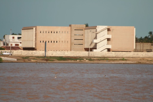 Chantage, actes contre-nature : La DIC fait tomber un prof du lycée Charles De Gaulle de Saint-Louis