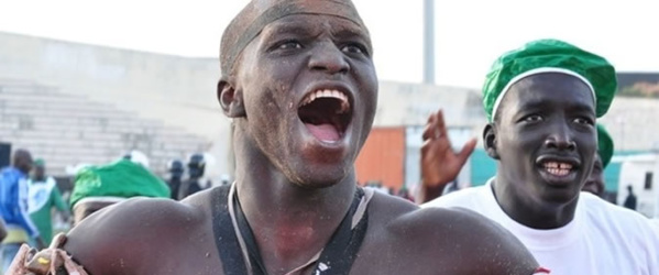 [Vidéo] Diène Diouf Kaïré bat Boy Baol Regardez