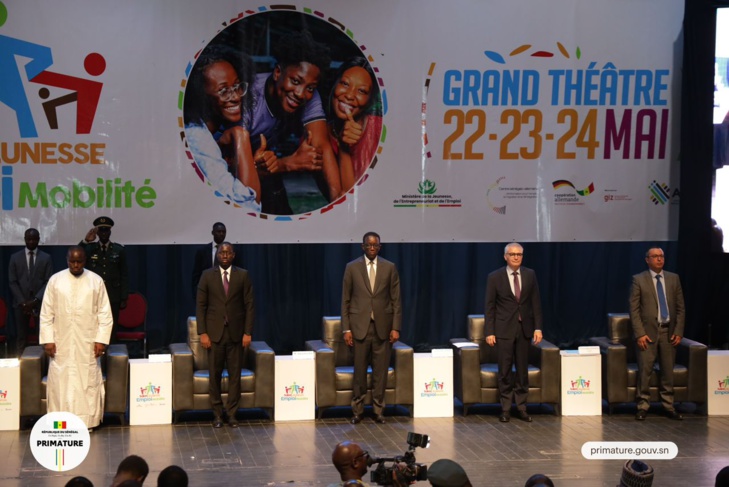 Photos / Salon de Jeunesse, de l’Emploi et de la Mobilité: Le Premier Ministre parle d’un sujet à la fois crucial et intemporel