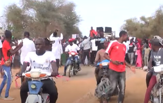 Route cahotique Mékhé-Thilmakha : Le Cayor des profondeurs manifeste pour réclamer l’accélération des travaux Route cahotique Mékhé-Thilmakha : Le Cayor des profondeurs manifeste pour réclamer l’accélération des travaux