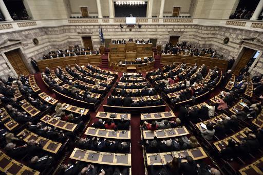 Grèce: le parlement annonce sa dissolution, législatives le 25 janvier