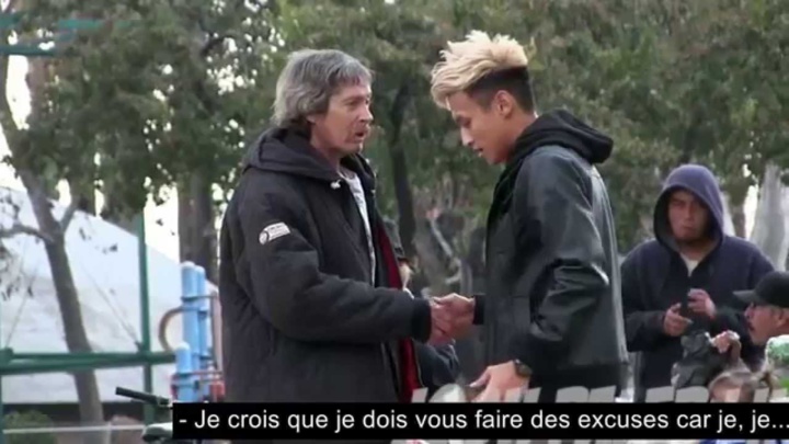 Après avoir donné de l'argent à un SDF, on s'est tous déjà demandé ce qu'il allait en faire ! Un homme a tenté l'expérience et le résultat est vraiment incroyable !