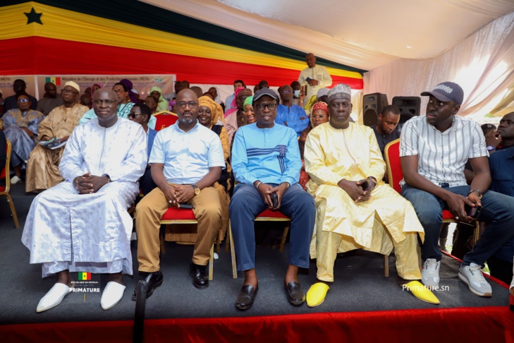 Photos/ Thiès: Amadou Ba, Premier Ministre, Ministre de l’Elevage à la réception de Taurillons « Guzera » Photos/ Thiès: Amadou Ba, Premier Ministre, Ministre de l’Elevage à la réception de Taurillons « Guzera »