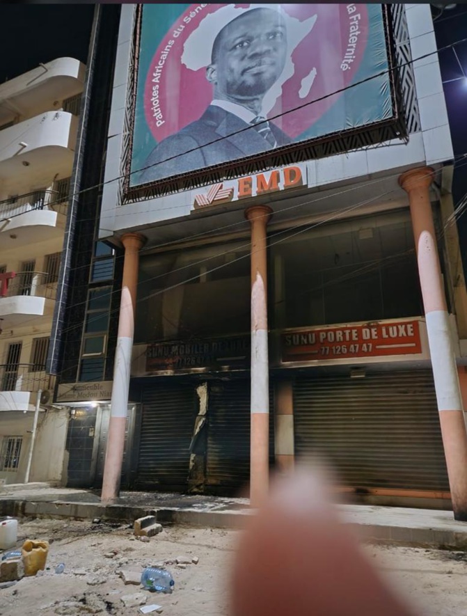 La loi du talion semble se dessiner: le siège du Pastef à Liberté 6 extension vandalisé La loi du talion semble se dessiner: le siège du Pastef à Liberté 6 extension vandalisé