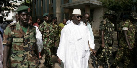 Gambie : des soldats font du porte-à-porte à la recherche d'assaillants à Banjul
