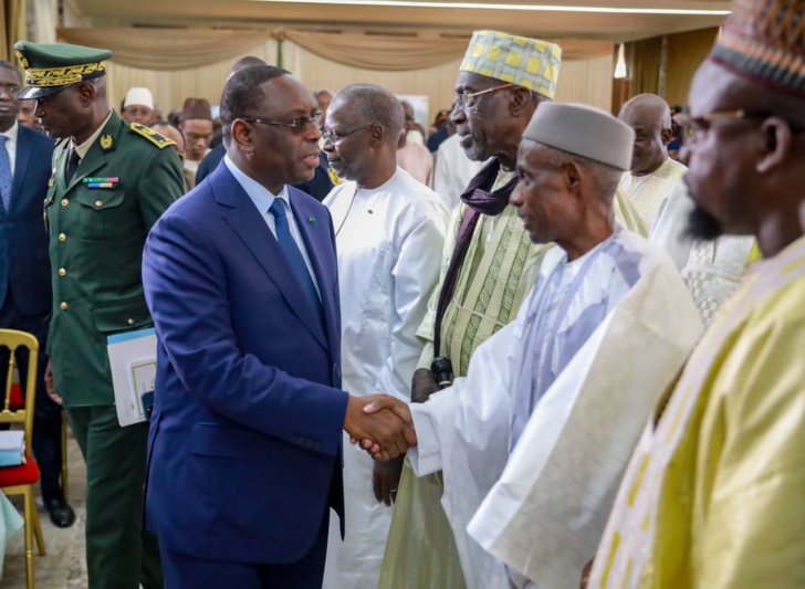 Photos/ Palais : Le président de la République, Macky Sall et les représentants des différentes entités participant au dialogue national