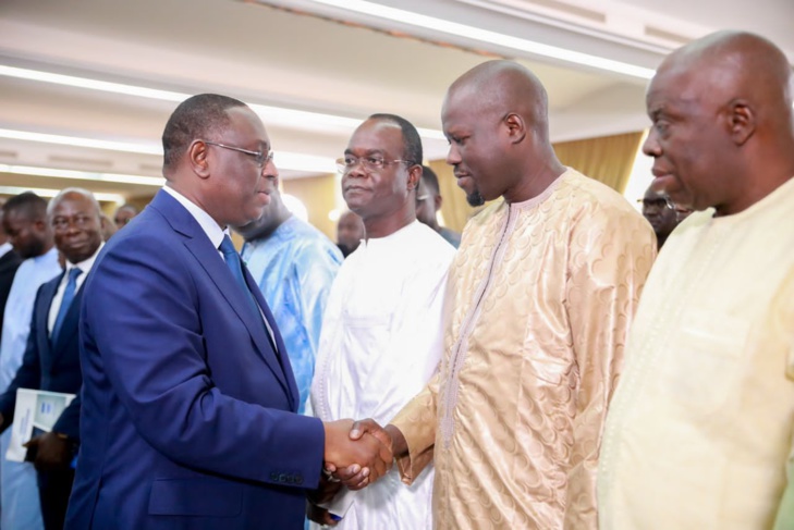 Photos/ Palais : Le président de la République, Macky Sall et les représentants des différentes entités participant au dialogue national
