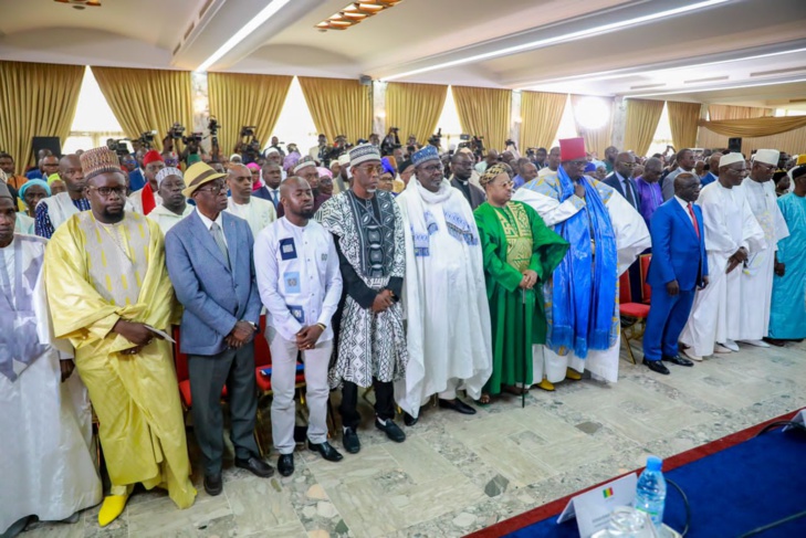 Suite Photos / Palais : Le président de la République, Macky Sall et les représentants des différentes entités participant au dialogue national