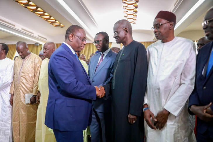 Suite Photos / Palais : Le président de la République, Macky Sall et les représentants des différentes entités participant au dialogue national