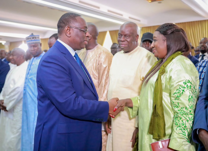 Suite Photos / Palais : Le président de la République, Macky Sall et les représentants des différentes entités participant au dialogue national