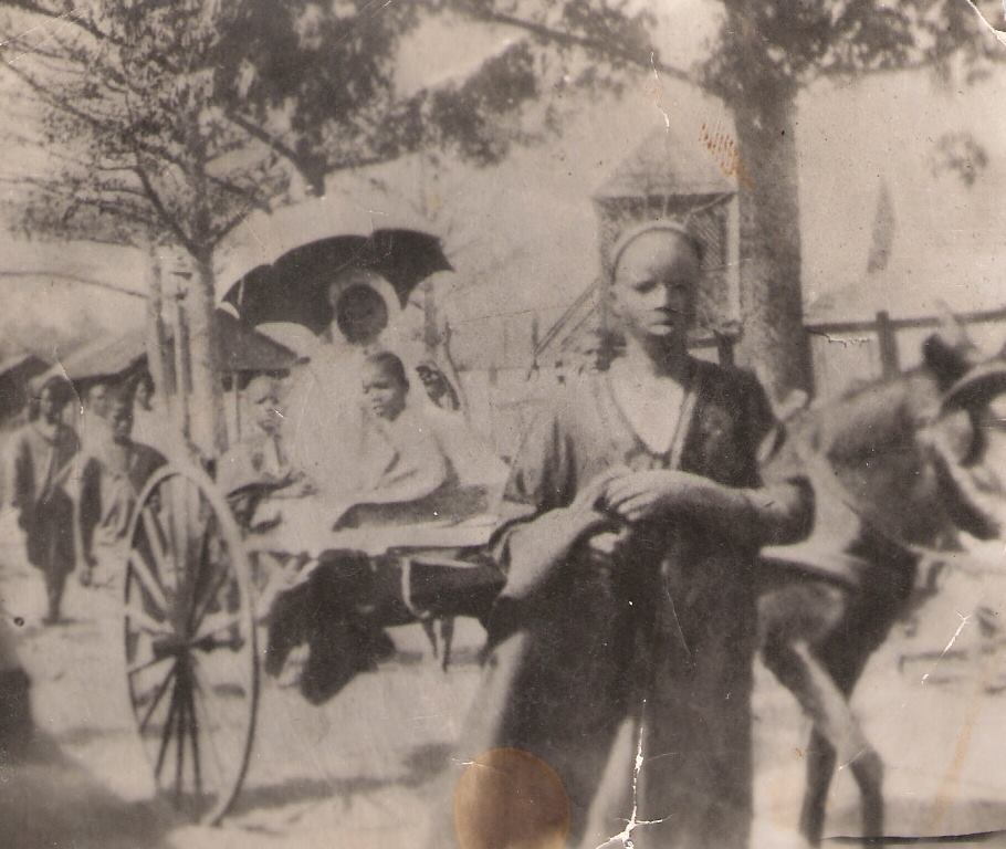 Mame El H. Malick Sy en calèche dans les rues de Dakar !!!!