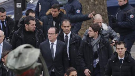 Attaque de Charlie Hebdo : Hollande parle d'"attentat terroriste"