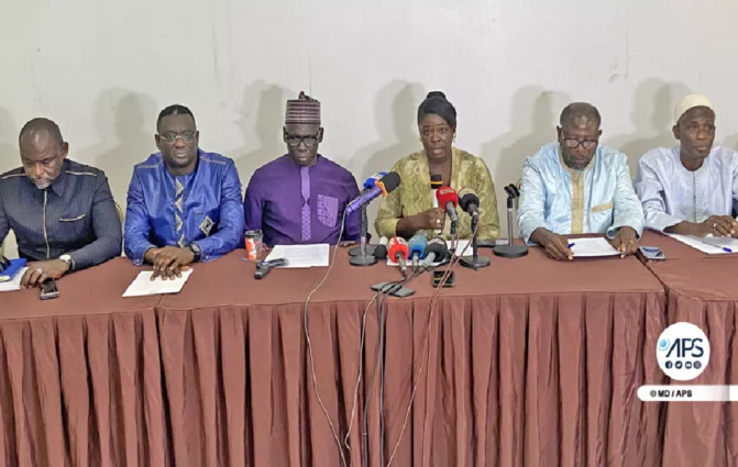 Le Sénégal sous haute tension :  20 organisations de la société civile invitent Macky Sall et Ousmane Sonko, à un ‘’dialogue direct’’