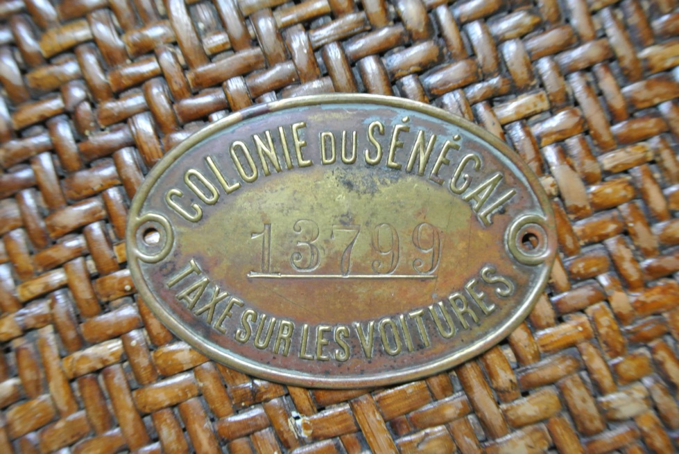 Une plaque qui devait être apposée pour quitus de taxe