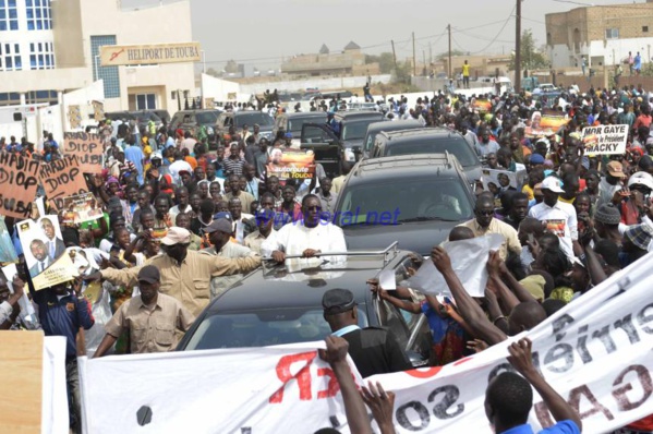 Pose de la première pierre de l'autoroute "Ila Touba" Une forte mobilisation à l’accueil de Macky Sall