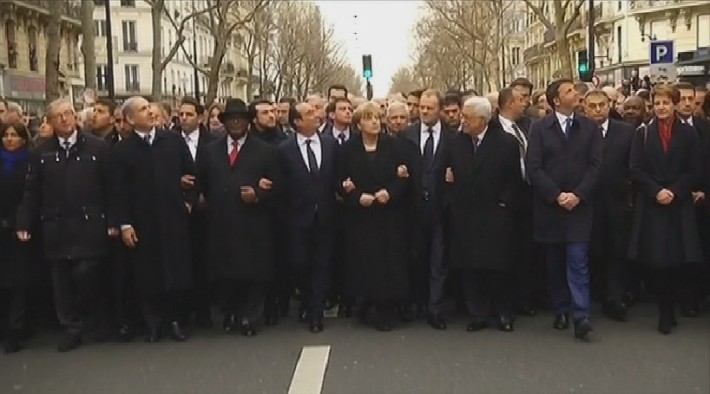 Marche républicaine: Les chefs d'Etat et de gouvernement en première ligne